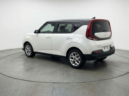 Used 2025 Kia Soul LX w/ LX Technology Package image 6