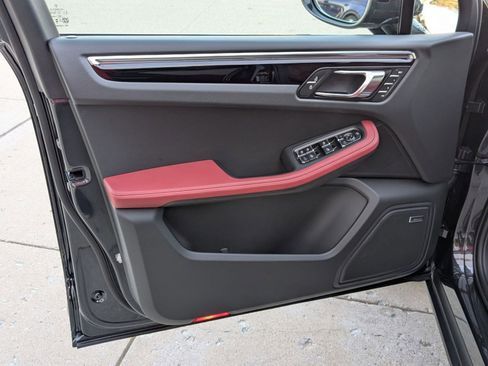 New 2026 Porsche Macan S image 13