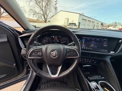 Used 2021 Buick Envision Avenir w/ Technology Package II image 13