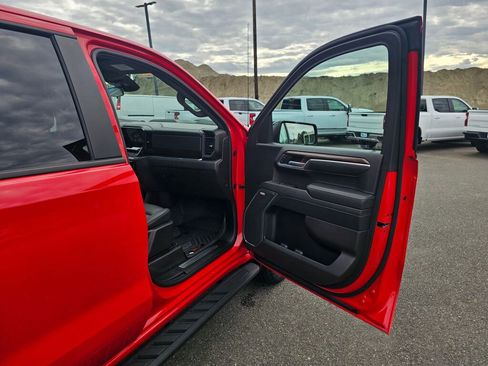 Used 2024 Chevrolet Silverado 1500 LT Trail Boss w/ Convenience Package II AWD/4WD image 27