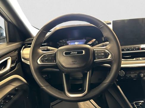 Used 2023 Jeep Compass Limited w/ Sun and Sound Group AWD/4WD image 13