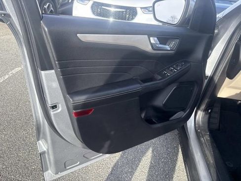 Used 2021 Ford Escape SEL image 18