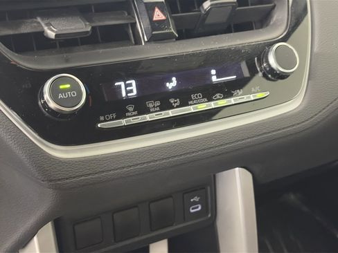 Used 2025 Toyota Corolla Cross AWD Hybrid image 21