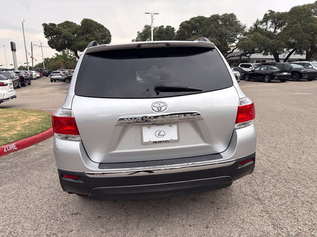Used 2013 Toyota Highlander Limited FWD image 4