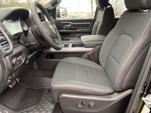 New 2026 RAM 1500 4x4 Crew Cab image 15