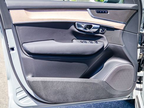 Used 2026 Volvo XC90 B5 Core image 22