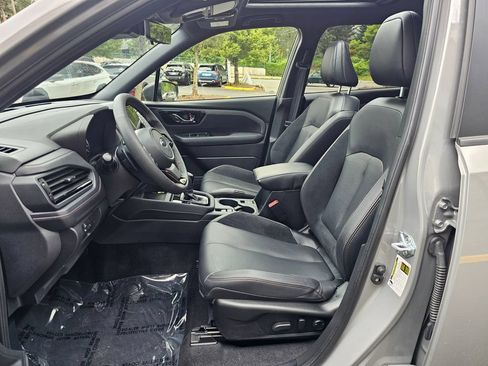 Used 2025 Subaru Forester Touring w/ Popular Package - Touring AWD/4WD image 21