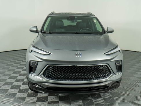 Used 2024 Buick Encore GX Sport Touring image 2