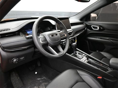 New 2026 Jeep Compass Latitude image 12