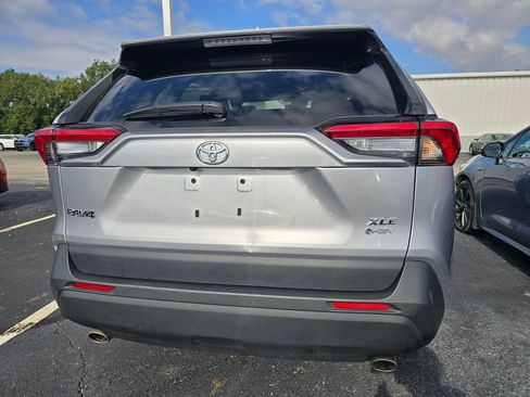 Used 2025 Toyota RAV4 XLE AWD/4WD image 7