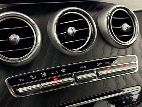 Used 2022 Mercedes-Benz GLC 300 image 26