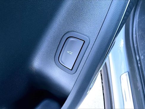 New 2026 Chevrolet Traverse High Country image 17