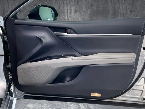 Used 2019 Toyota Camry XLE FWD image 28