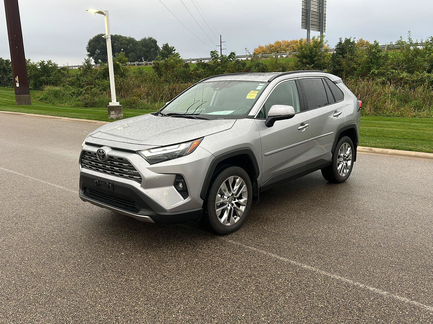 Used 2025 Toyota RAV4 Limited w/ Weather Package AWD/4WD image 7
