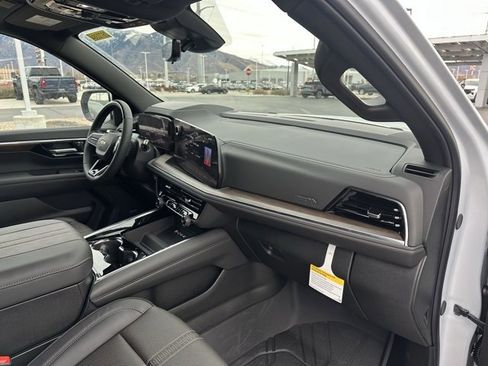 New 2026 Chevrolet Suburban High Country image 25