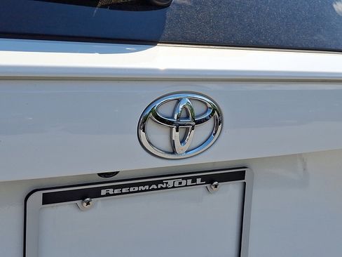 Used 2021 Toyota RAV4 XLE w/ Convenience Package AWD/4WD image 30