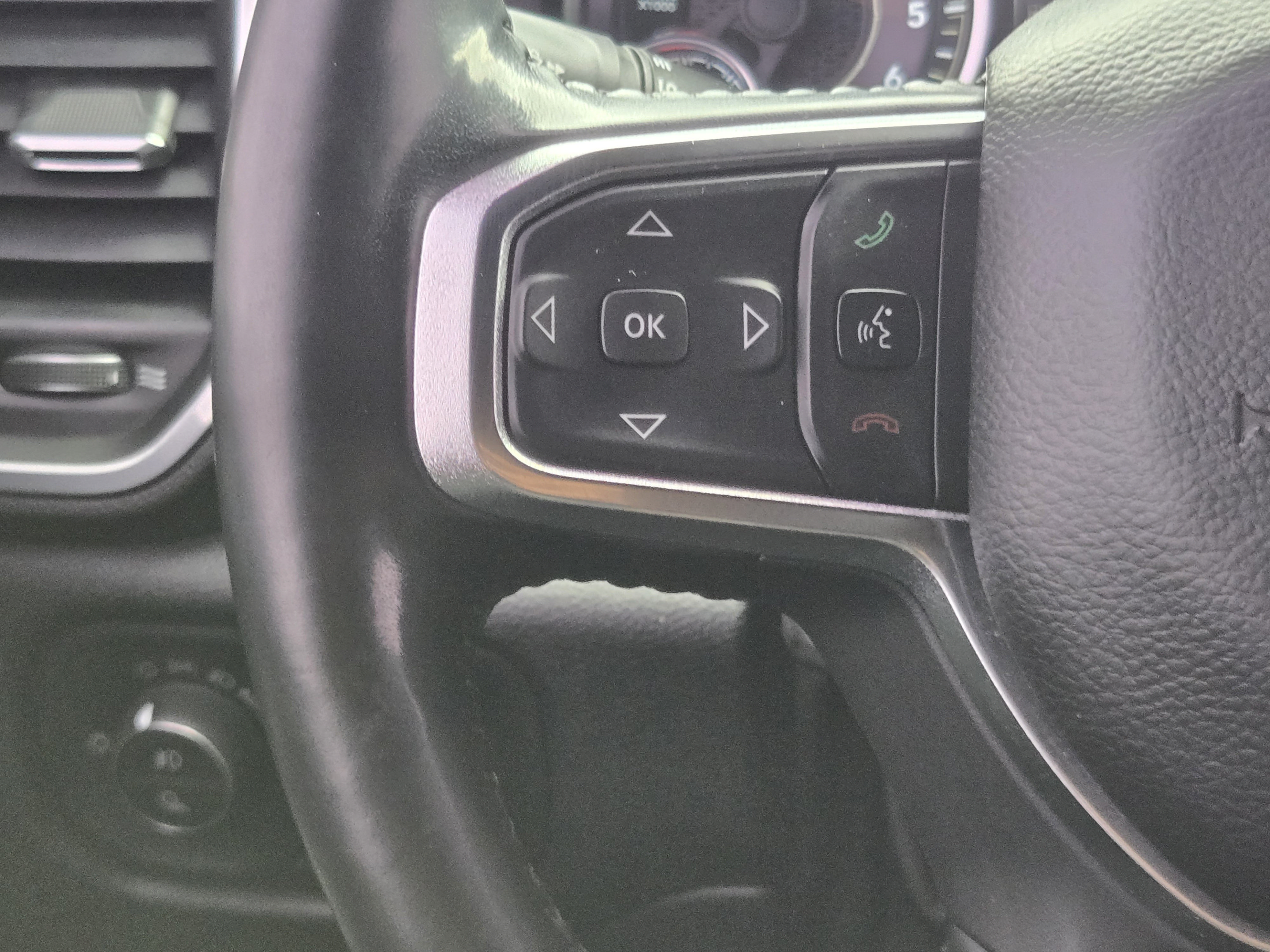 Used 2020 RAM 1500 Laramie w/ Sport Appearance Package AWD/4WD image 25