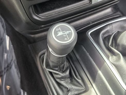 Used 2020 Jeep Wrangler Unlimited Sahara AWD/4WD image 18