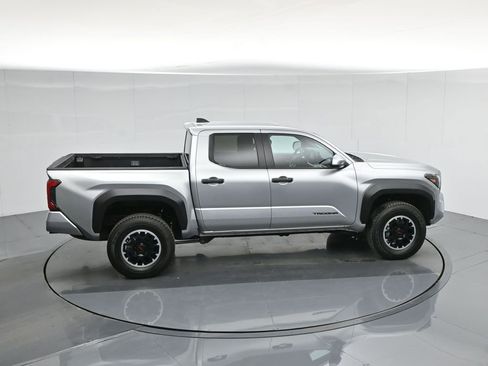 Used 2024 Toyota Tacoma TRD Off-Road image 44