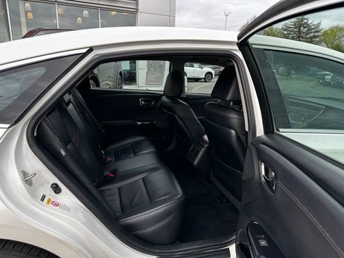 Used 2018 Toyota Avalon XLE Premium w/ All Weather Liner Package FWD image 14