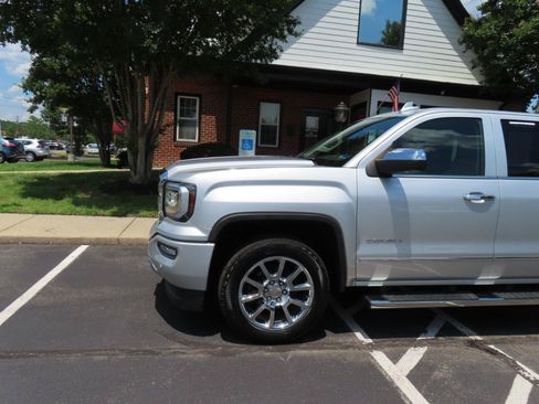 Used 2018 GMC Sierra 1500 Denali AWD/4WD image 2