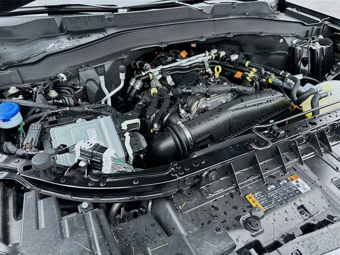 Used 2025 Ford Explorer Active w/ Active Comfort Package image 26