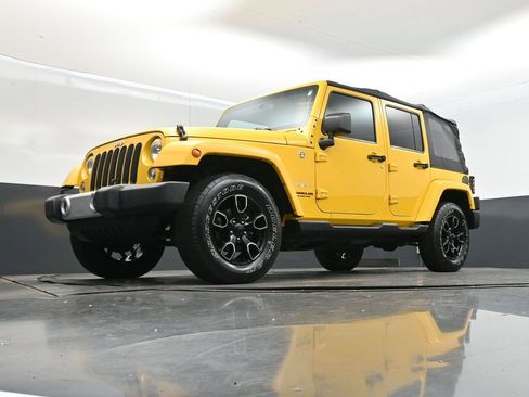 Used 2015 Jeep Wrangler Unlimited Sahara w/ Connectivity Group image 39