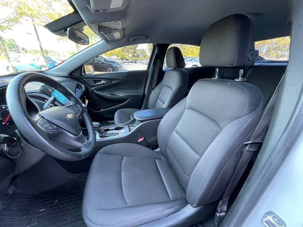 Used 2024 Chevrolet Malibu RS FWD image 22