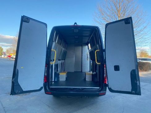 Used 2019 Mercedes-Benz Sprinter 170 image 14