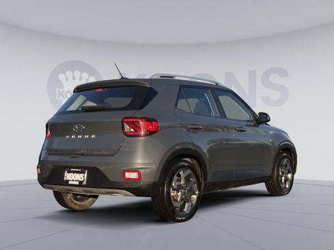 Certified 2024 Hyundai Venue SEL image 7
