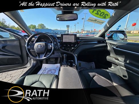 Used 2021 Toyota Camry XSE image 10