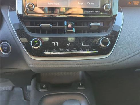 Used 2022 Toyota Corolla XSE image 19