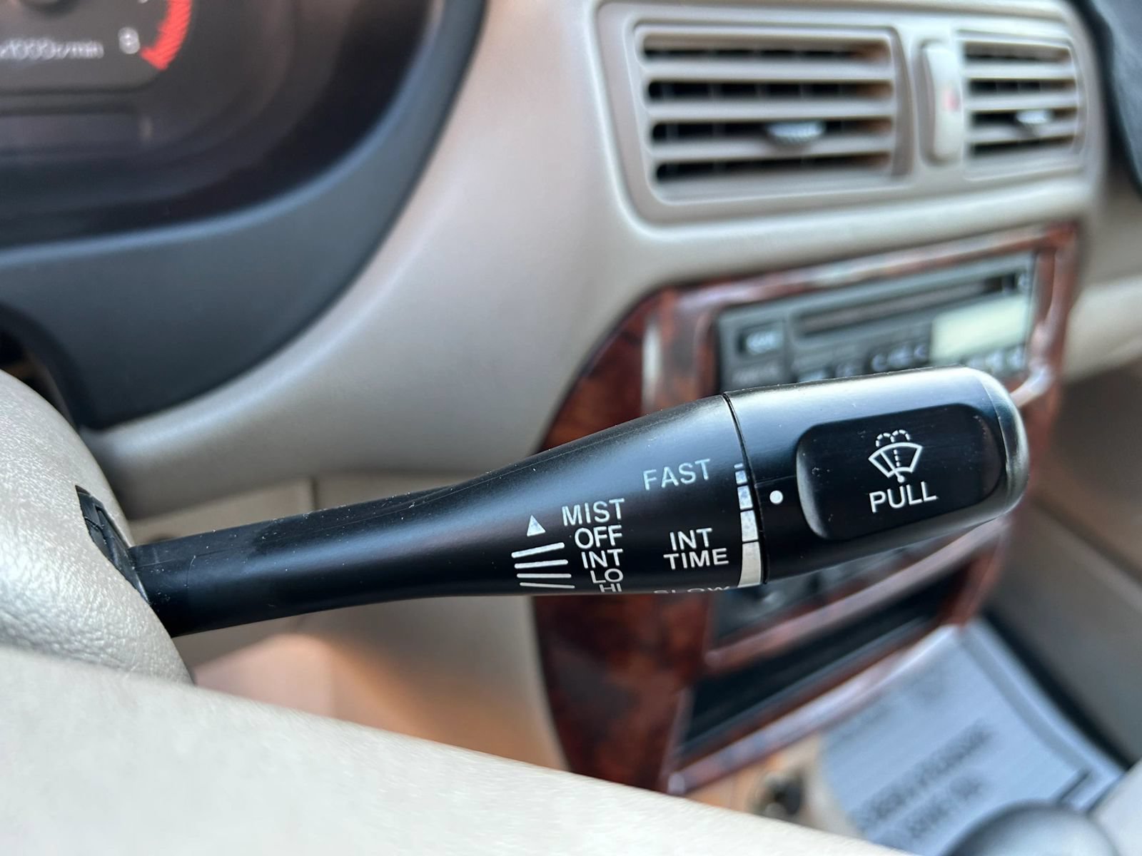 Used 2000 Mitsubishi Galant ES FWD image 13