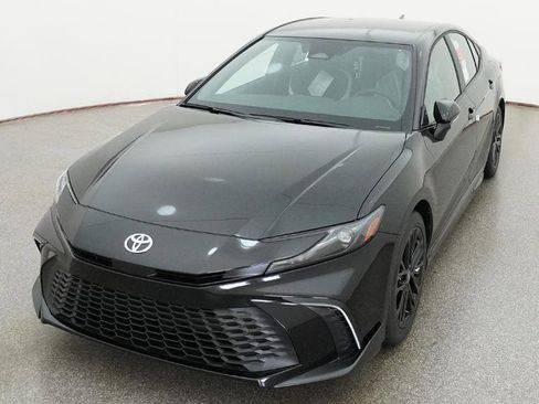 New 2026 Toyota Camry SE FWD image 3