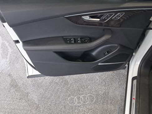 Used 2023 Audi Q8 Premium Plus w/ Premium Plus Package AWD/4WD image 15