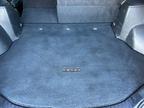 Used 2014 Toyota Venza LE image 17