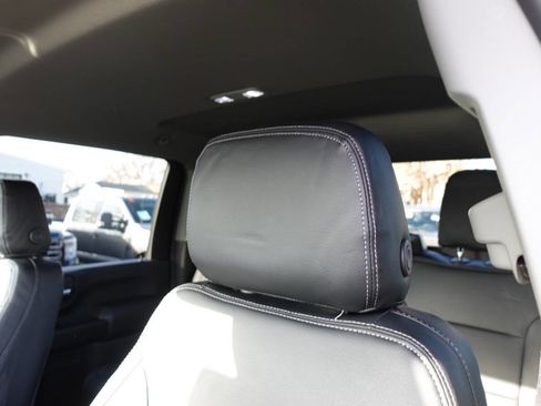 Used 2025 Chevrolet Silverado 2500 Custom w/ Custom Value Package image 14