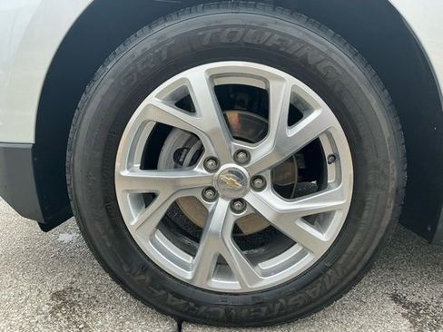 Used 2019 Chevrolet Equinox Premier image 14