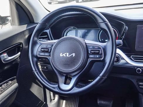 Certified 2022 Kia Niro EX Premium image 14