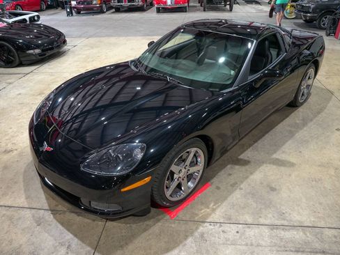 Used 2007 Chevrolet Corvette Coupe w/ Performance Package RWD image 15