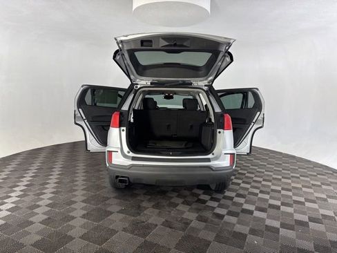 Used 2017 GMC Terrain SLE image 19