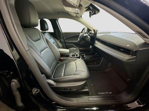 Used 2025 Ford Mustang Mach-E Premium image 32