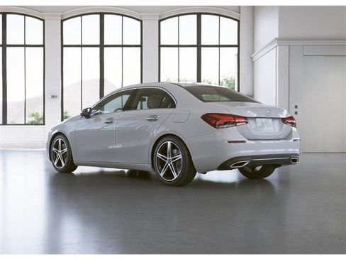 Used 2022 Mercedes-Benz A 220 4MATIC image 30