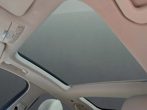 Used 2021 Mercedes-Benz GLC 300 image 13