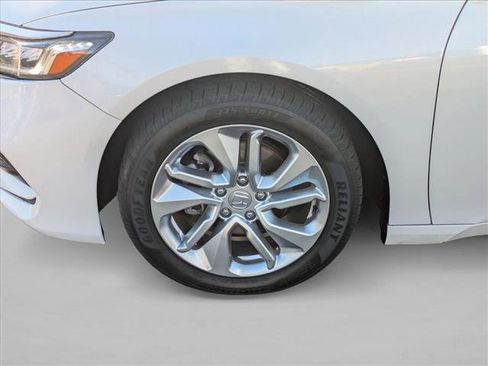 Used 2019 Honda Accord LX image 10