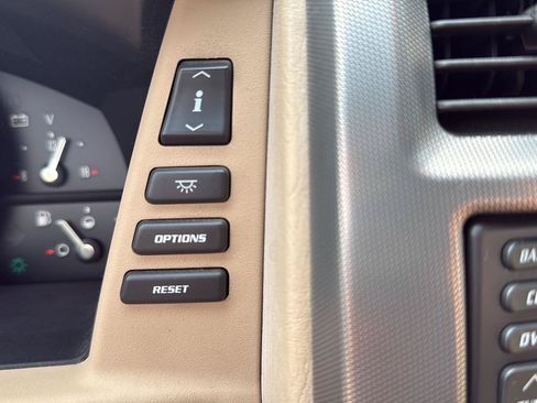 Used 2007 Cadillac XLR RWD image 21