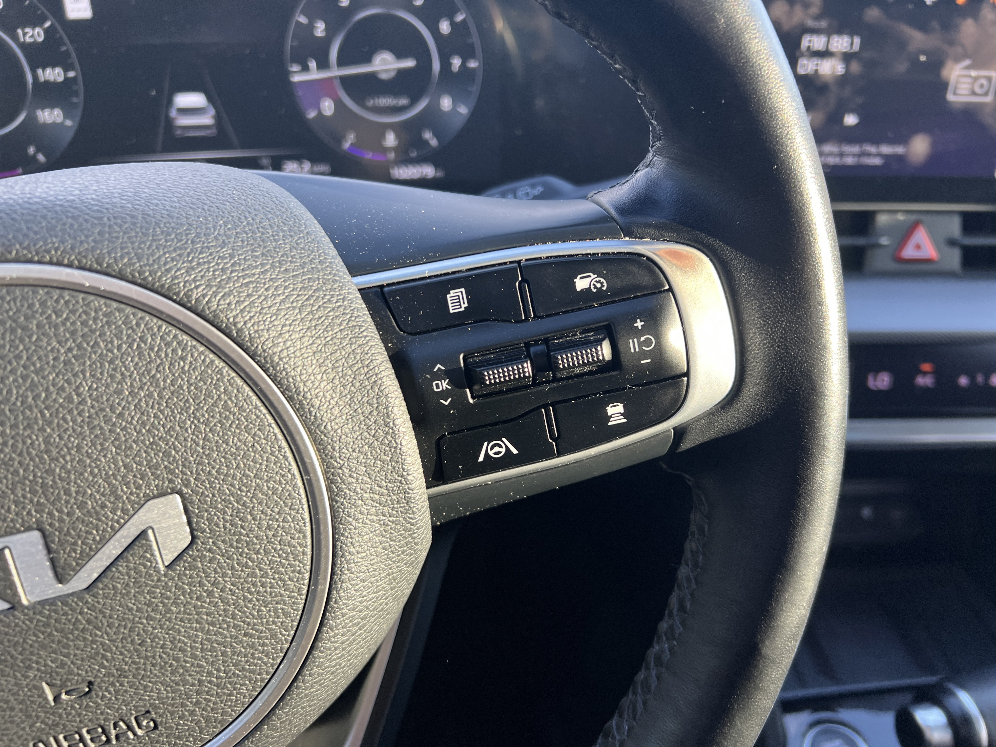 Used 2024 Kia Sportage SX FWD image 16