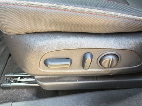 Used 2023 Chevrolet TrailBlazer RS w/ Sun and Liftgate Package FWD image 19