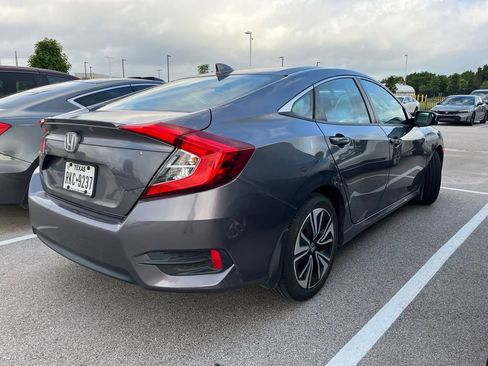 Used 2017 Honda Civic EX-T image 3