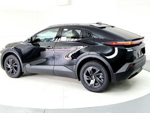 New 2026 Toyota C-HR AWD/4WD image 4